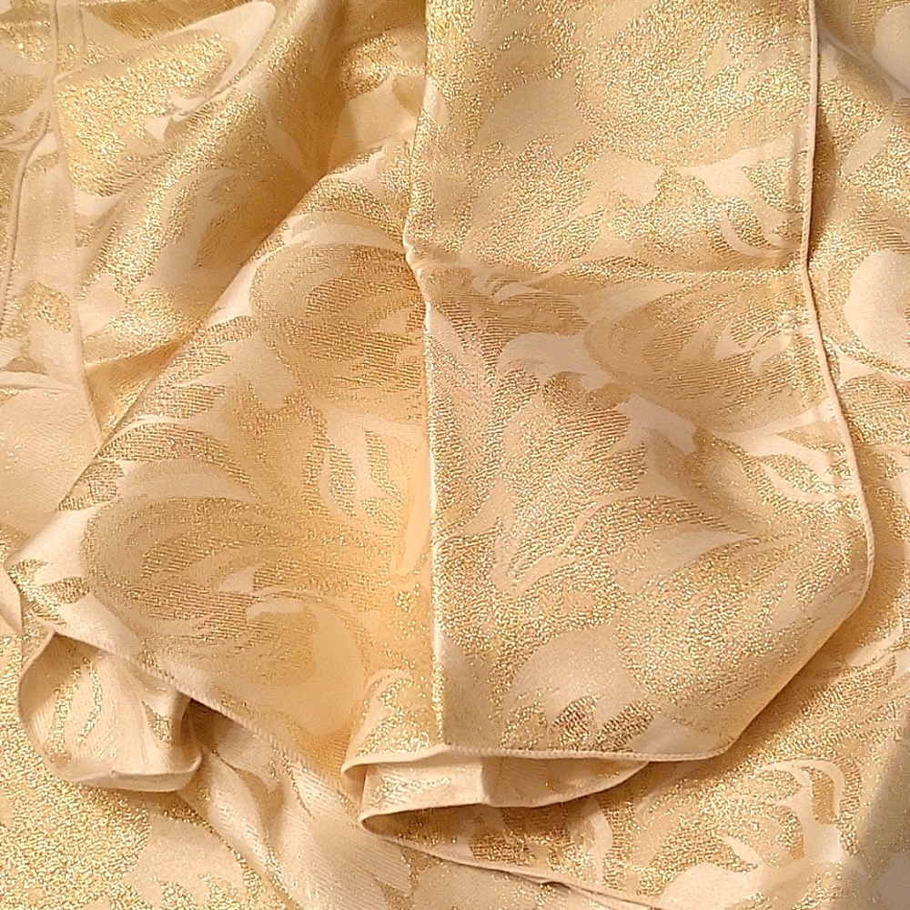 NEW Cream & Gold Metallic Tablecloth! Swirling Leaves, 52"x 70" Rectangle